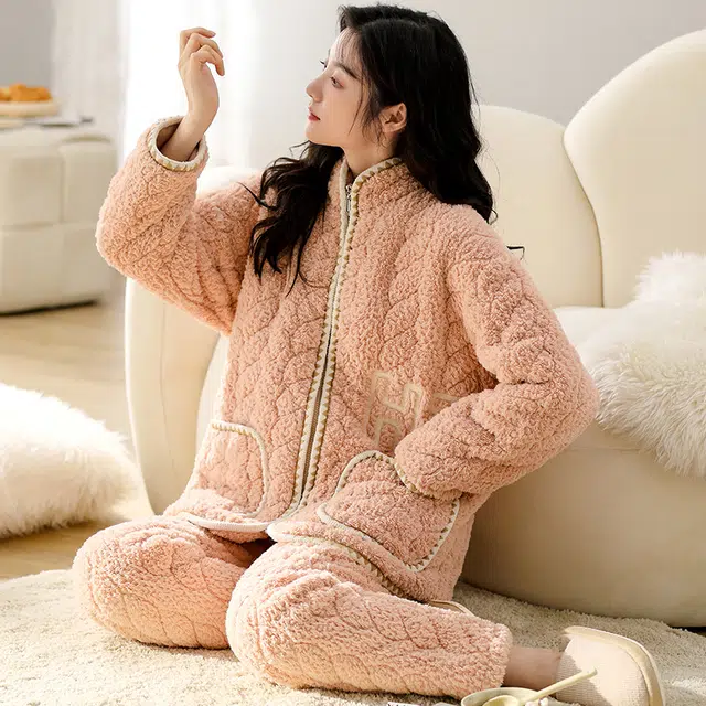 可人儿 珊瑚绒三层夹棉睡衣睡裤 加绒加厚保暖 字母拉链款 简约可外穿 家居套装 秋冬季 女款橘粉色