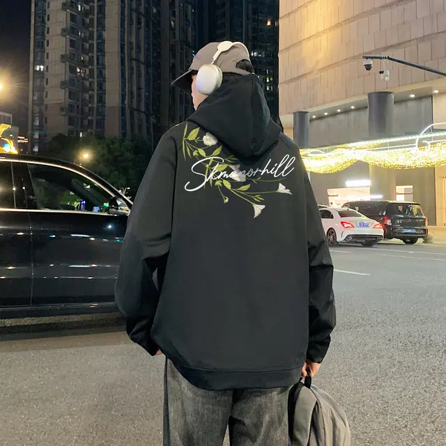 s.k. manor hill Logo