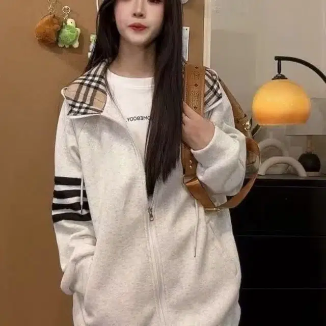 LIN MYKING tb