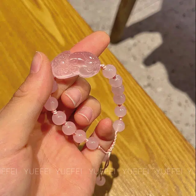 月斐珠宝 粉水晶貔貅手链 招桃花粉色水晶粉晶手工编织手绳女款 招财纳福吞金兽貔貅手链闺蜜