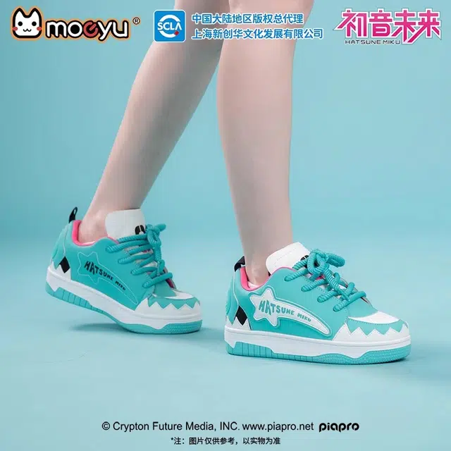 MOEYU MIKU High-Top Sneakers