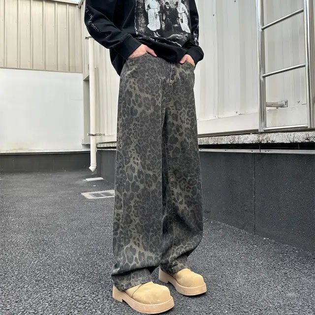 PAINT STAIN SS25