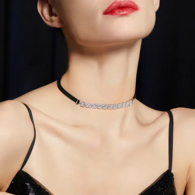 JAY choker