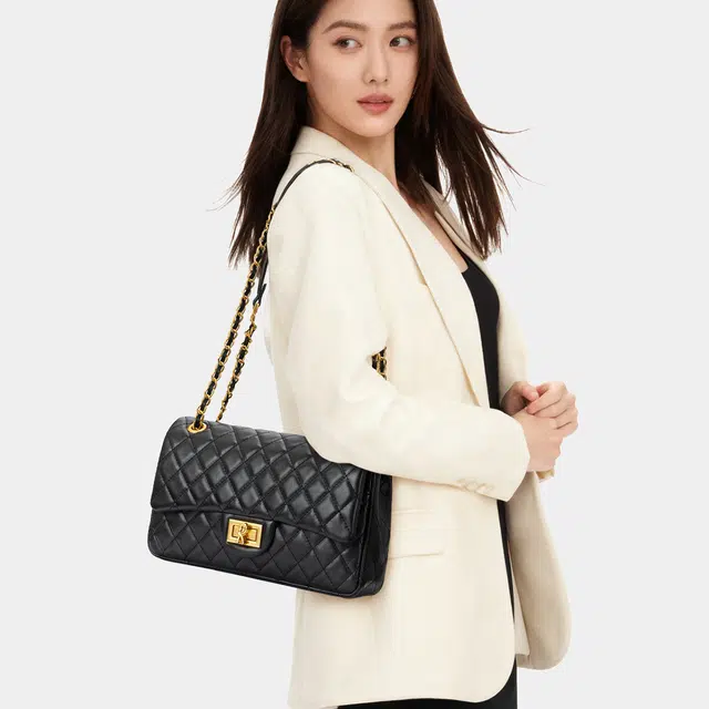 ROBERTA DI CAMERINO R