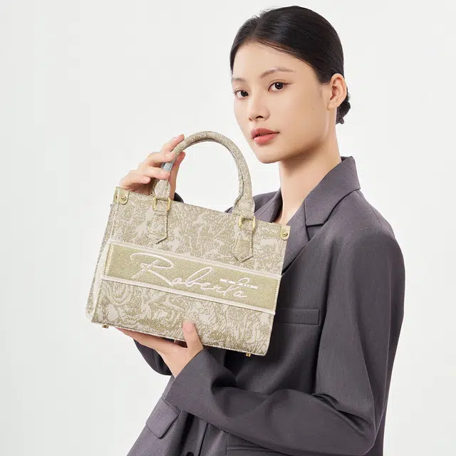 ROBERTA DI CAMERINO Tote