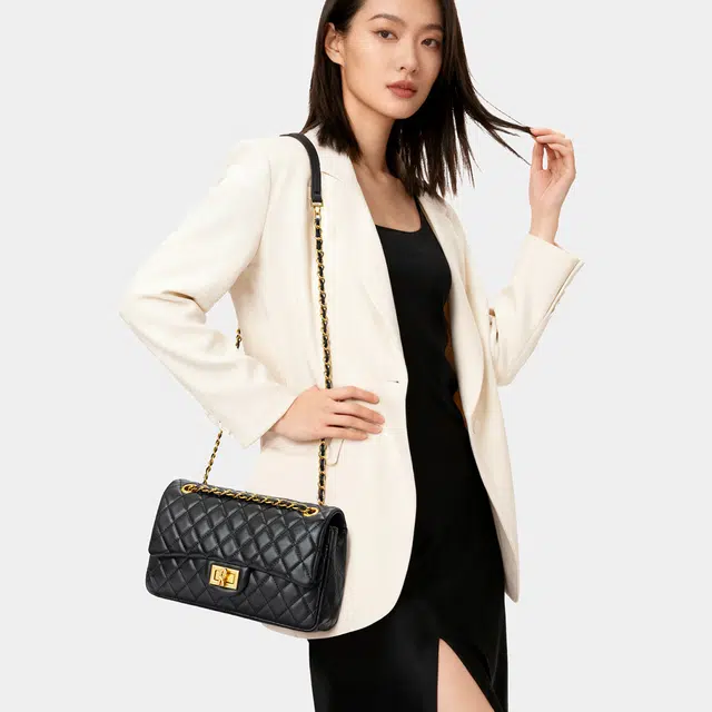 ROBERTA DI CAMERINO R