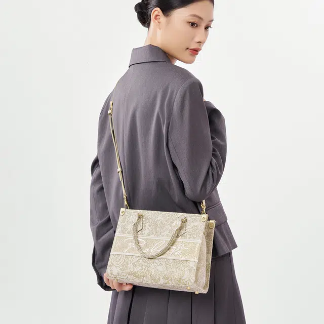 ROBERTA DI CAMERINO Tote