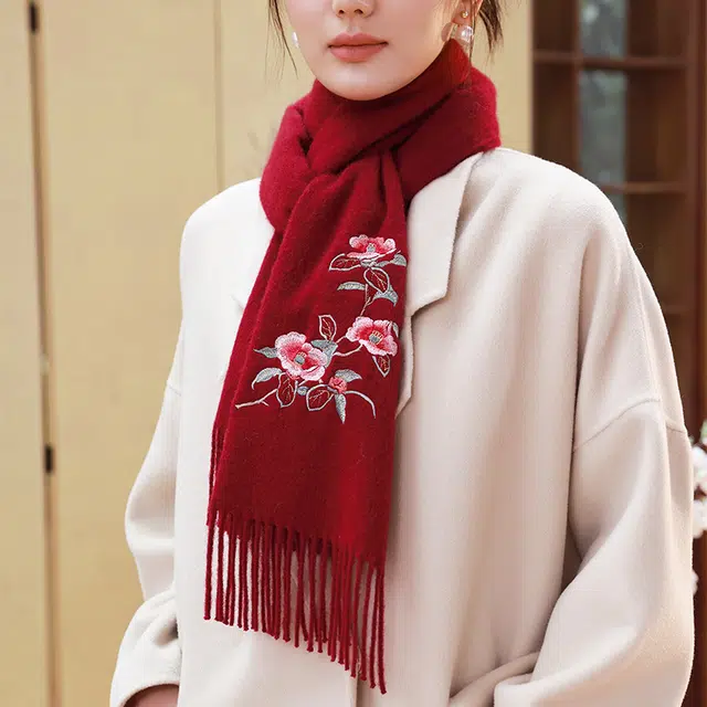 杭丝路 刺绣简约花卉百搭围脖披肩妈妈装搭配 羊毛 绒线围巾 女款