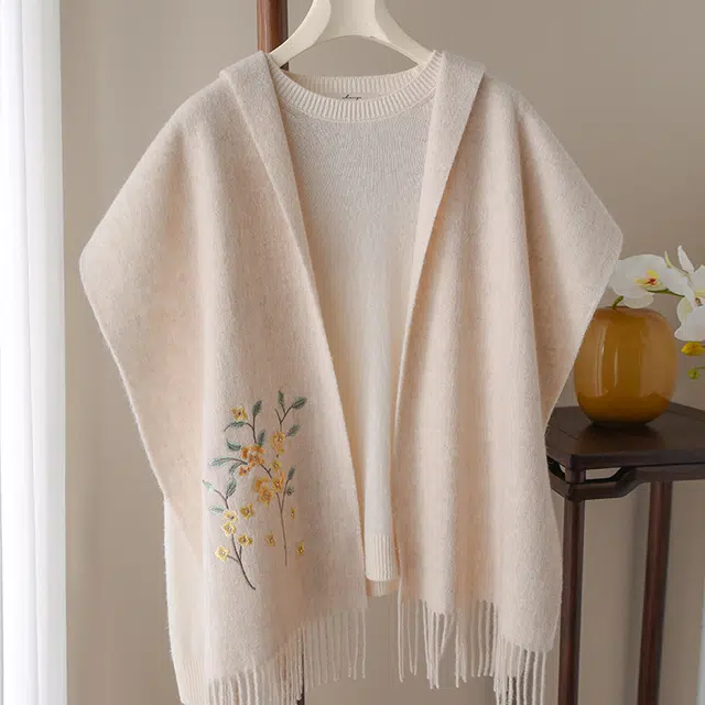 杭丝路 简约刺绣百搭披肩两用日常搭配 绵羊毛 绒线围巾 女款
