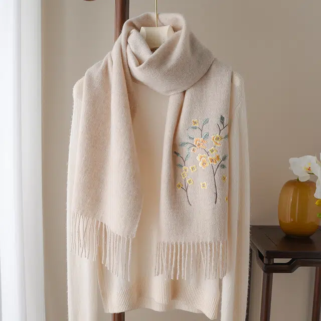 杭丝路 简约刺绣百搭披肩两用日常搭配 绵羊毛 绒线围巾 女款
