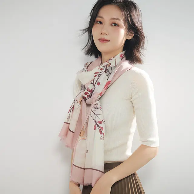 杭丝路 花飞蝶舞植物图案设计日常披肩围脖 绵羊毛 绒线围巾 女款