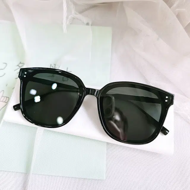 PRETTYALLUSION TR90