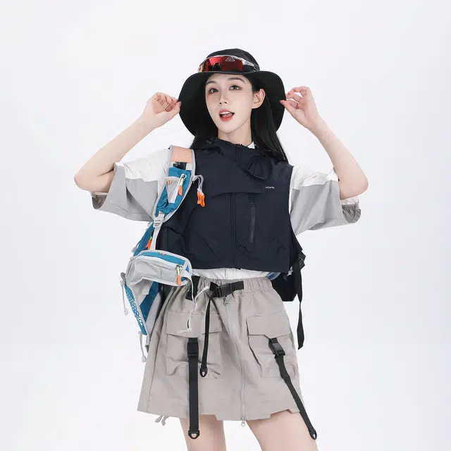 吉业重工 工装多口袋短款连帽马夹女学生多巴胺穿搭外套舒适时尚潮流都市设计感轻便马甲 女款