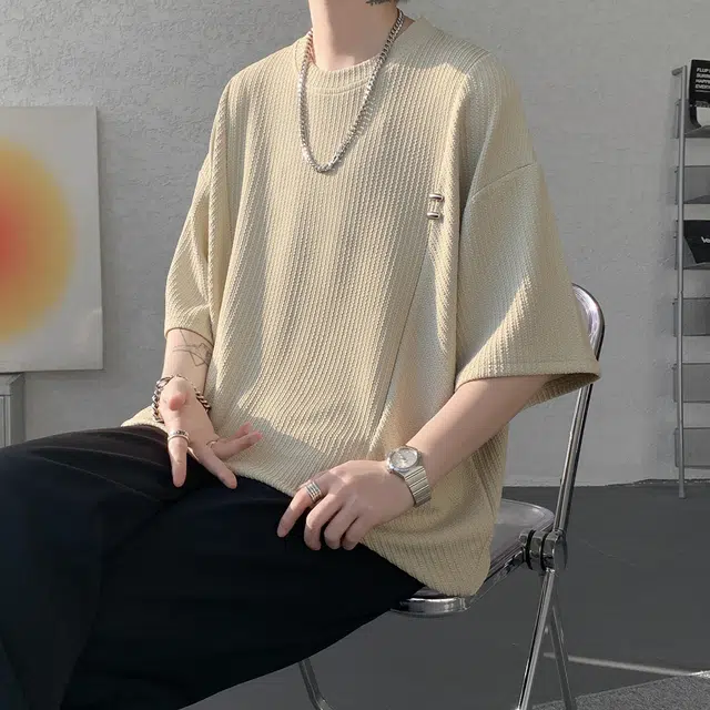 AWAO T