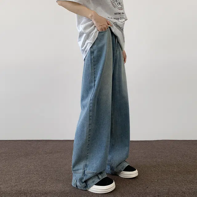 AWAO