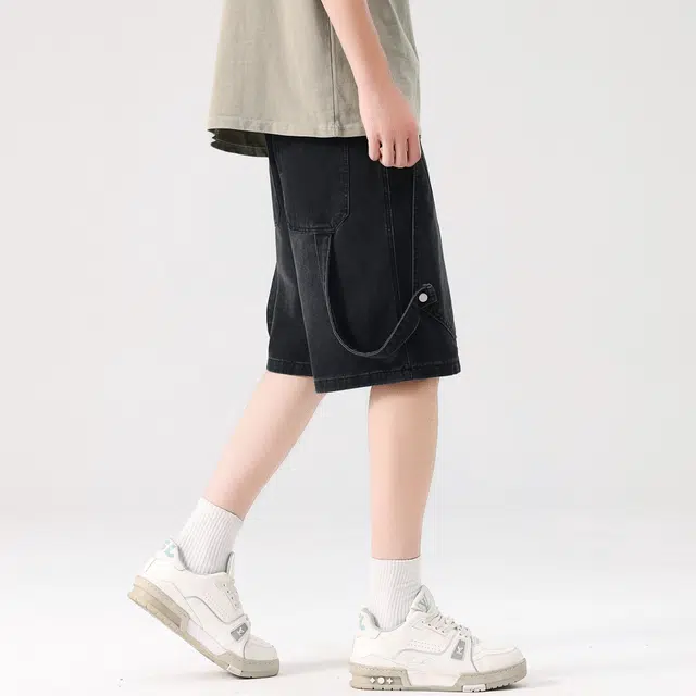 AWAO