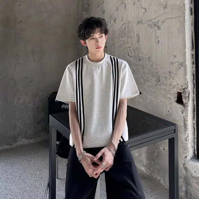 AWAO T