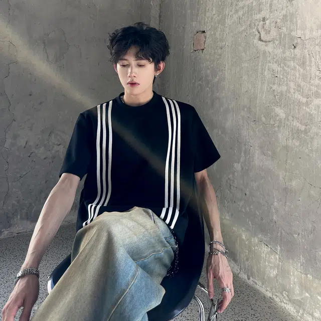 AWAO T