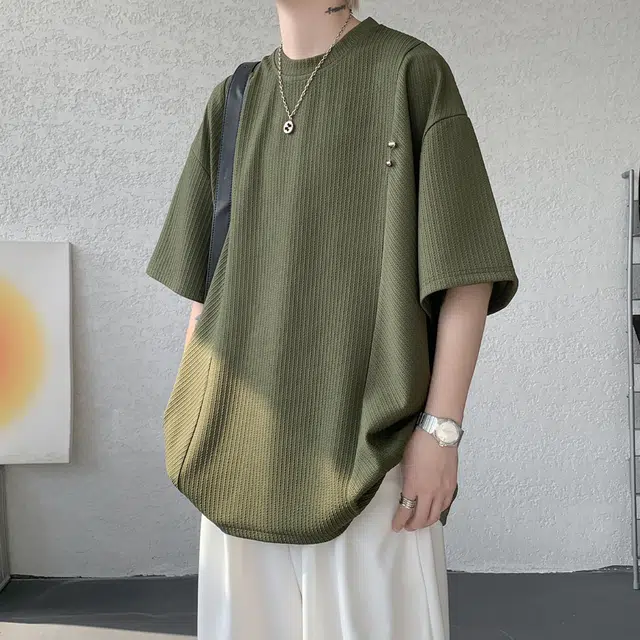 AWAO T