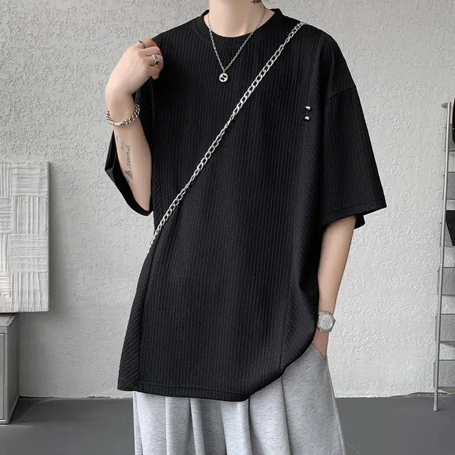 AWAO T