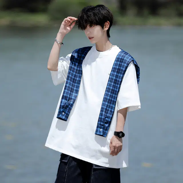 AWAO T