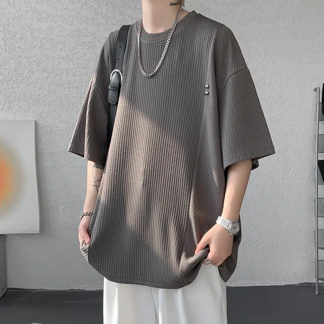 AWAO T