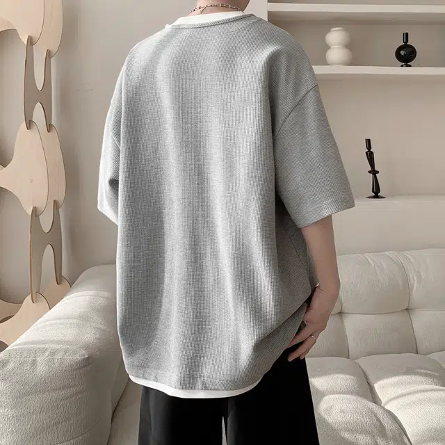 AWAO T
