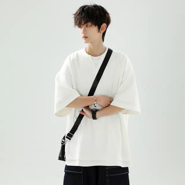 AWAO T