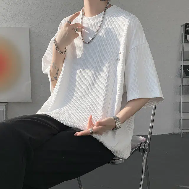 AWAO T