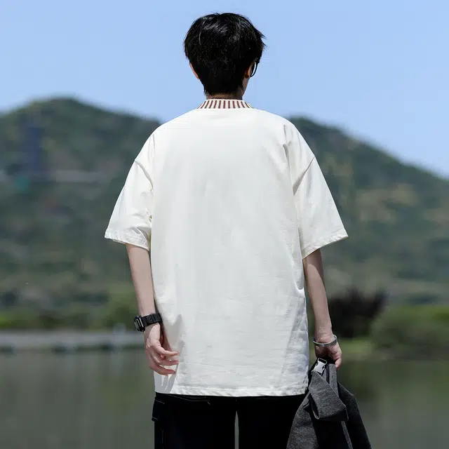 AWAO T