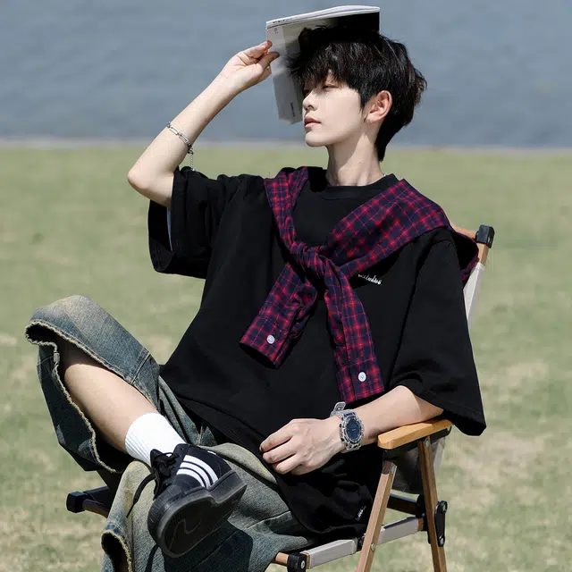 AWAO T