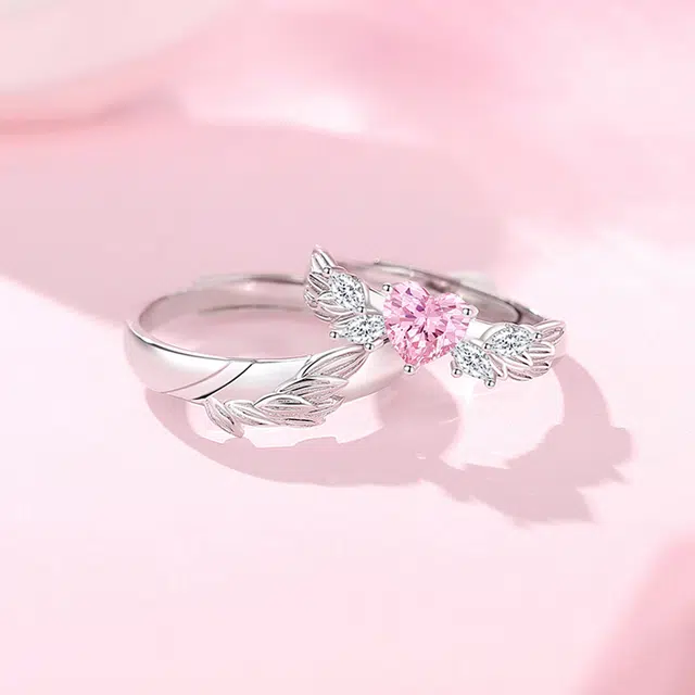 925