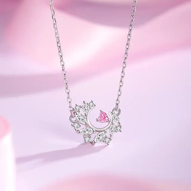 925