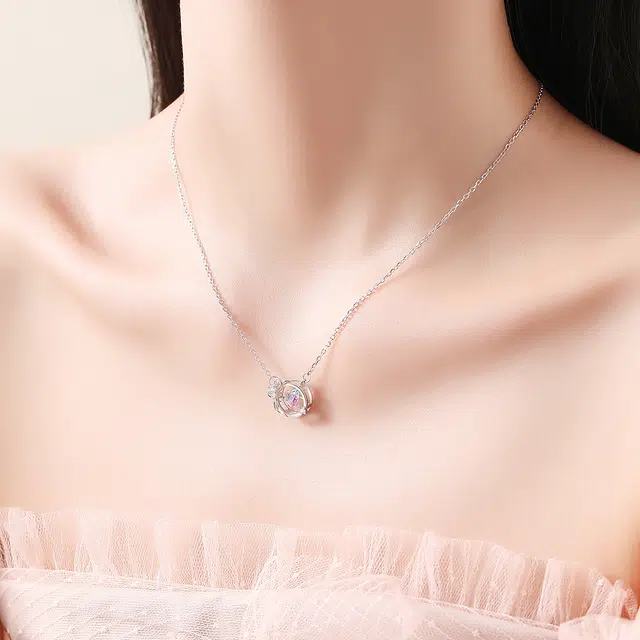 925