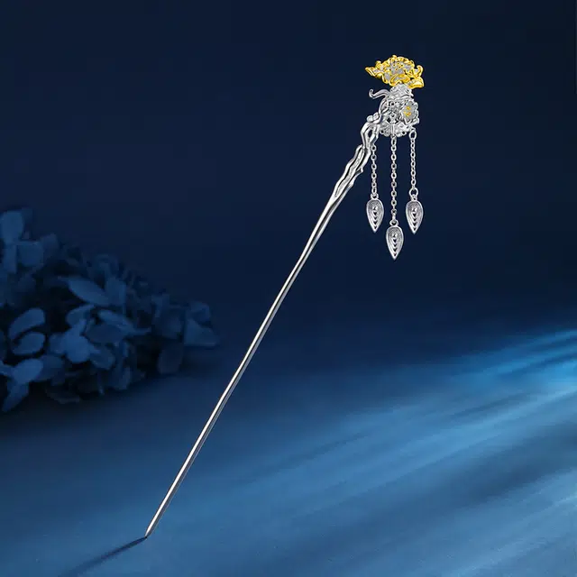 925