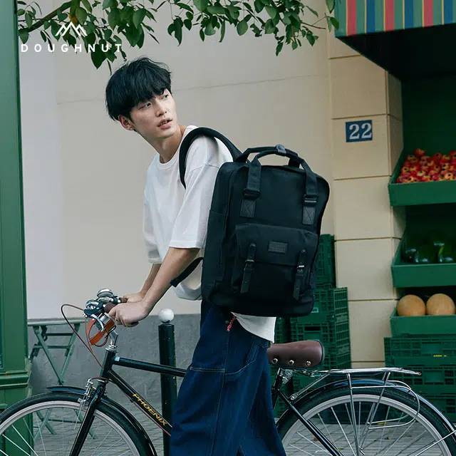 Doughnut Macaroon Large Cordura Black 18L