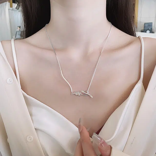 S925