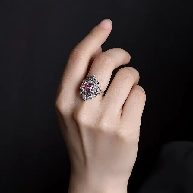 S925