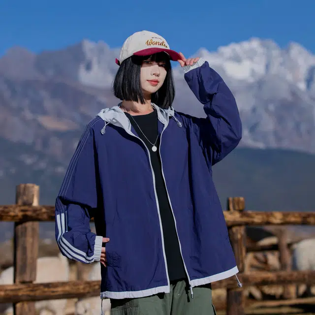 黑恐龙 休闲宽松百搭柔软轻薄时尚简约个性连帽条纹防晒服 男女同款