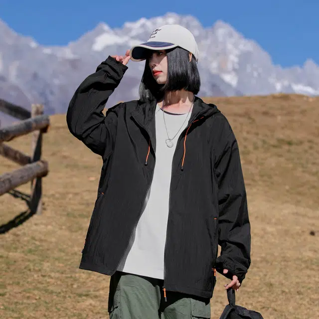 黑恐龙 潮牌百搭轻薄简约出行户外运动休闲舒适时尚透气连帽防晒服 男女同款
