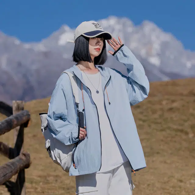 黑恐龙 潮牌百搭轻薄简约出行户外运动休闲舒适时尚透气连帽防晒服 男女同款
