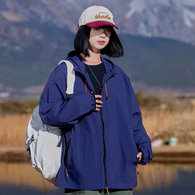 黑恐龙 潮牌百搭轻薄简约出行户外运动休闲舒适时尚透气连帽防晒服 男女同款