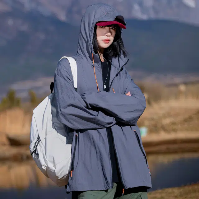 黑恐龙 潮牌百搭轻薄简约出行户外运动休闲舒适时尚透气连帽防晒服 男女同款