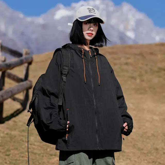 黑恐龙 潮牌百搭轻薄简约出行户外运动休闲舒适时尚透气连帽防晒服 男女同款
