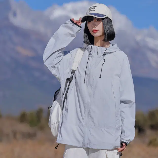 黑恐龙 潮牌轻薄透气户外出行休闲宽松百搭连帽纯色简约透气时尚防晒服 男女同款
