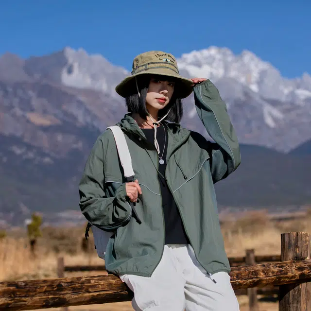 黑恐龙 时尚潮牌透气连帽轻薄休闲舒适透气柔软防晒服 男女同款