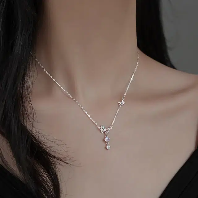 925