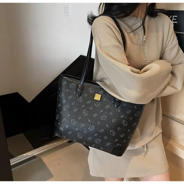 FCTOSSR PU Tote