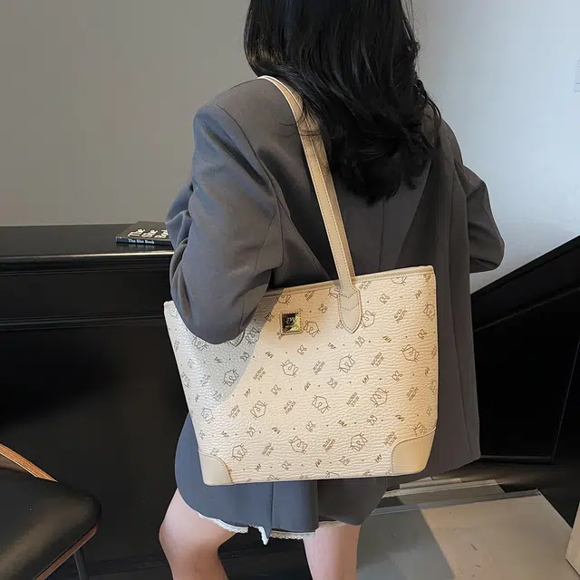 FCTOSSR PU Tote
