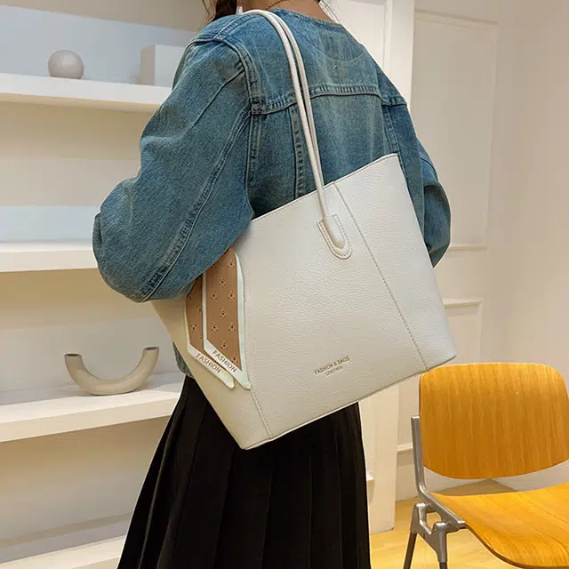 FCTOSSR PU Tote